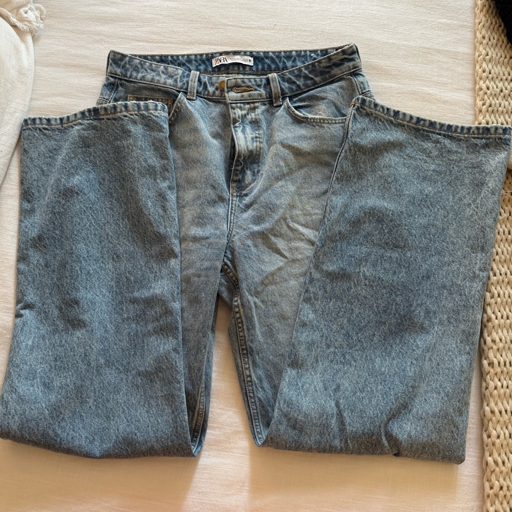 Zara straight leg baggy jean, size 8